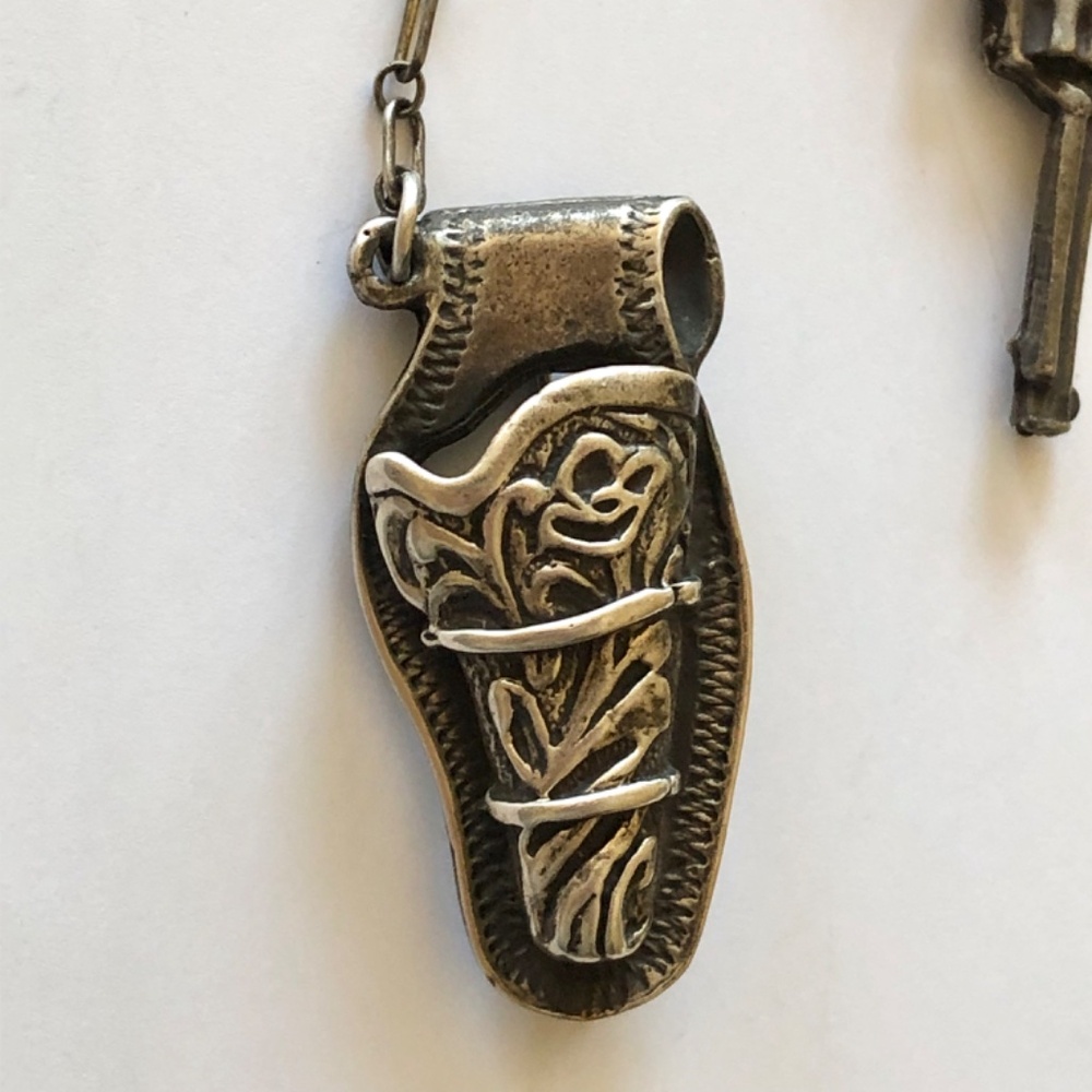Rare Sterling Silver Revolver & Holster Brooch Pin - Picture 6 of 10